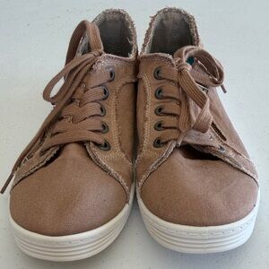 Casual Tan Sneakers for Women